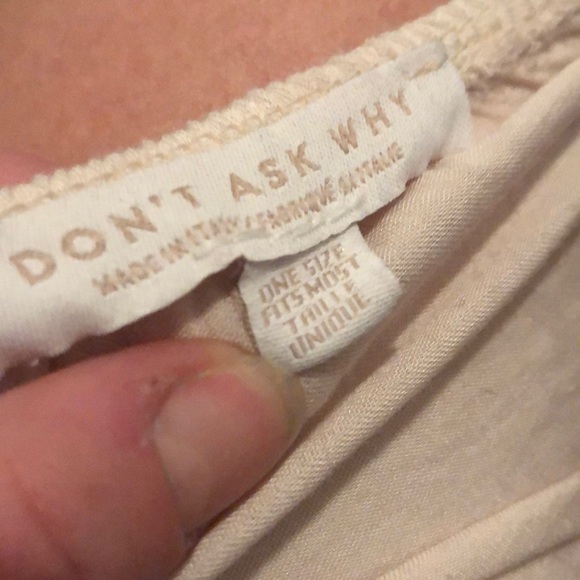 💥 2/$30 Off the shoulder open arm top - Picture 7 of 7